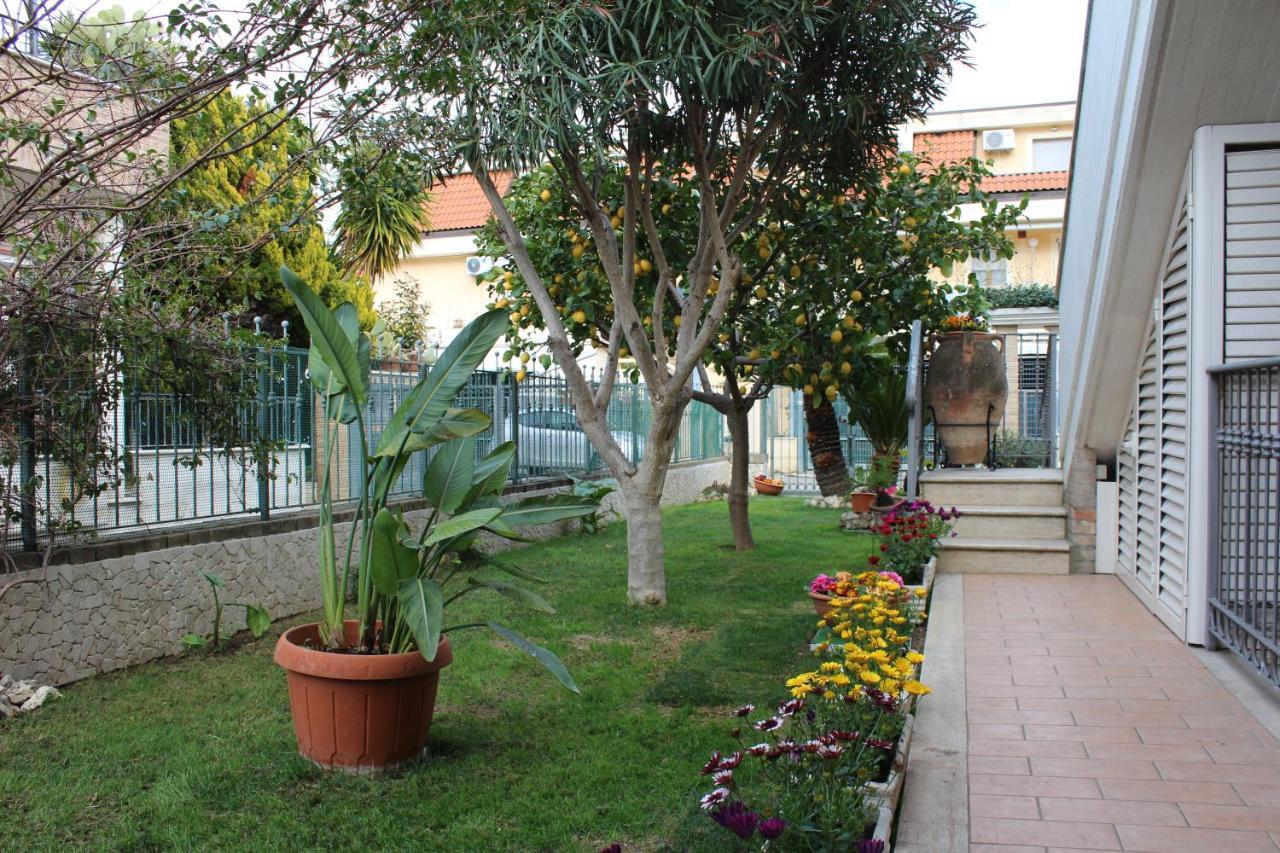 B&B Villa Lilla Сан-Бенедетто-дель-Тронто Экстерьер фото