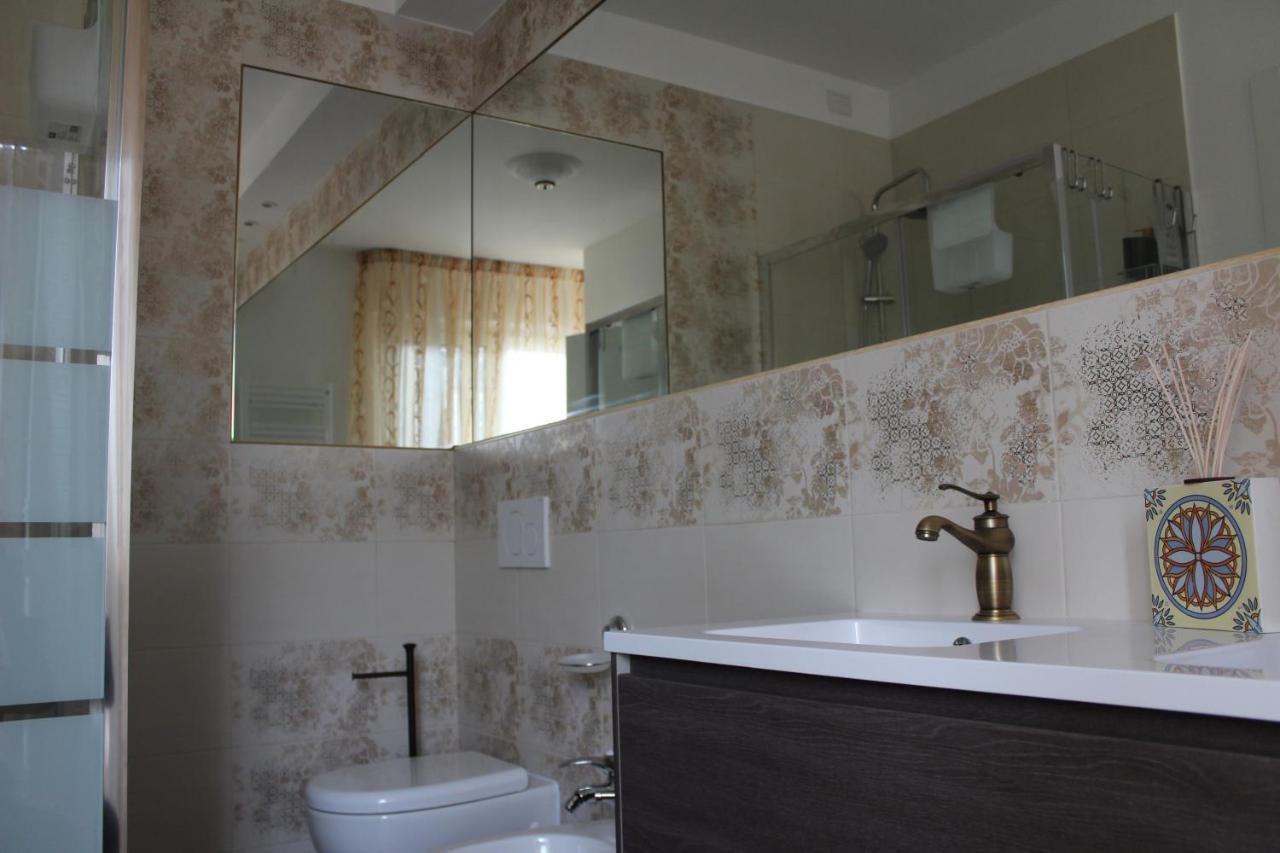 B&B Villa Lilla Сан-Бенедетто-дель-Тронто Экстерьер фото